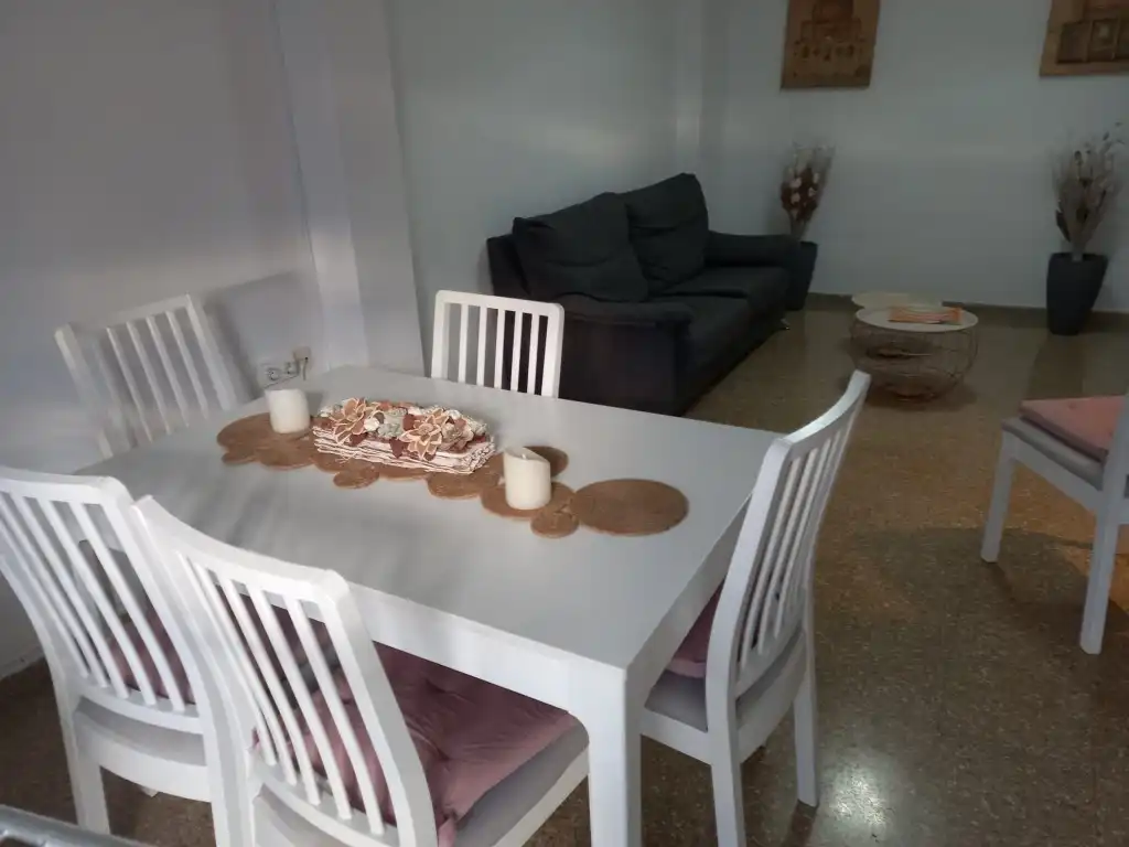 Menjador de Pis de lloguer en Catarroja amb Aire condicionat, Moblat i Forn