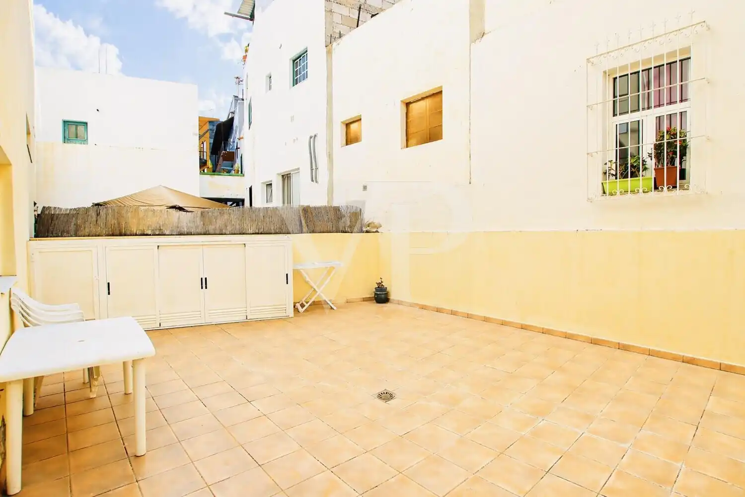 Terrasse von Erdgeschoss zum Verkauf in Adeje mit Terrasse und Möbliert