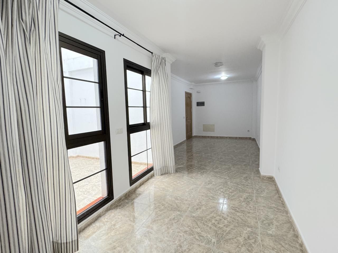 Flat to rent in De Duggi, Duggi - Rambla - Los Hoteles, Centro - Ifara