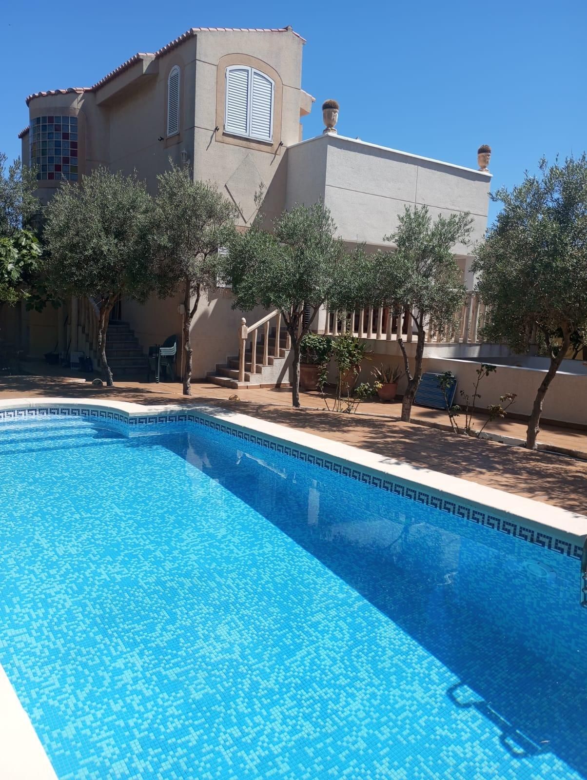 House or chalet for sale in Almerimar
