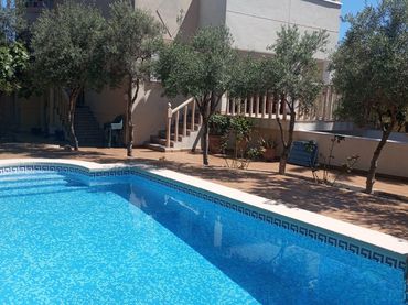 Villa avec balcon à vendre à Almerimar