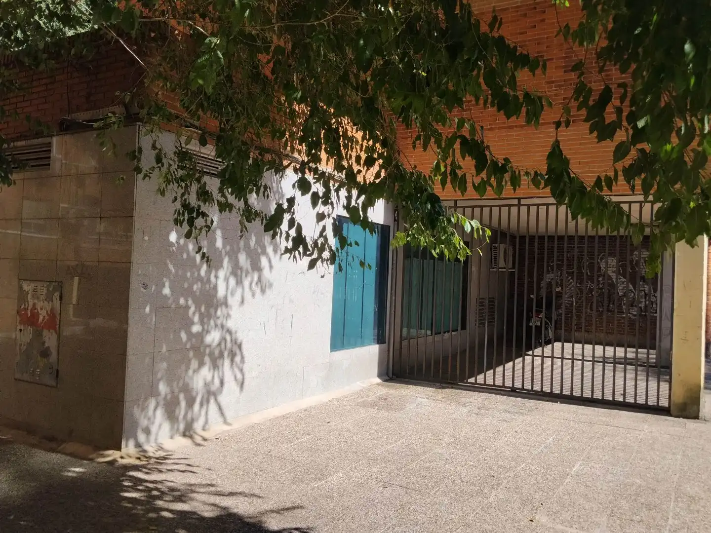 Vista exterior de Local de alquiler en Madrid con Aire acondicionado