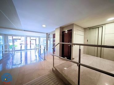 Flat with balcony to rent in Vía Hispanidad 134