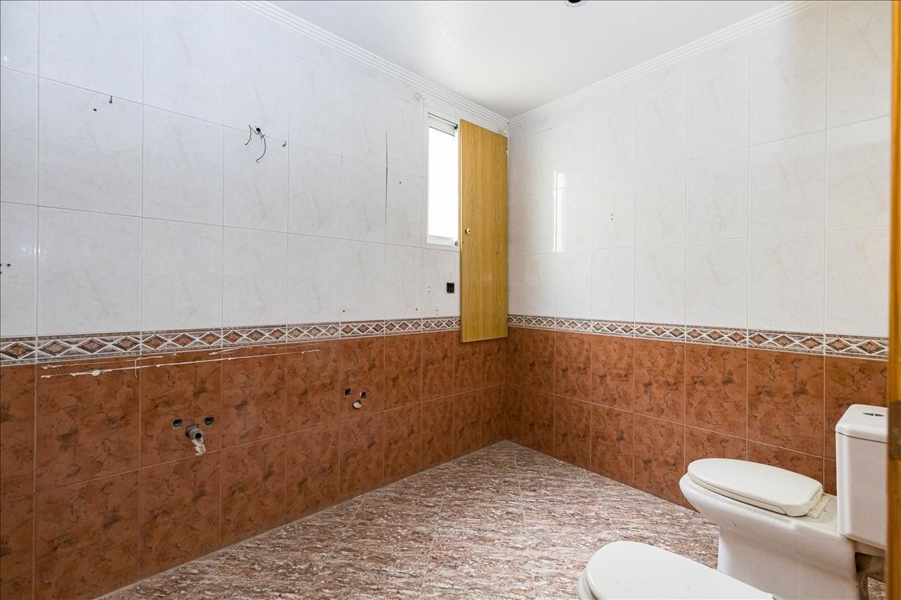 Bany de Casa o xalet en venda en Ceutí amb Terrassa i Traster