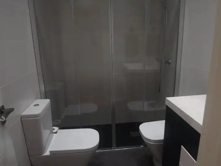 Bathroom of Flat for sale in Deusto