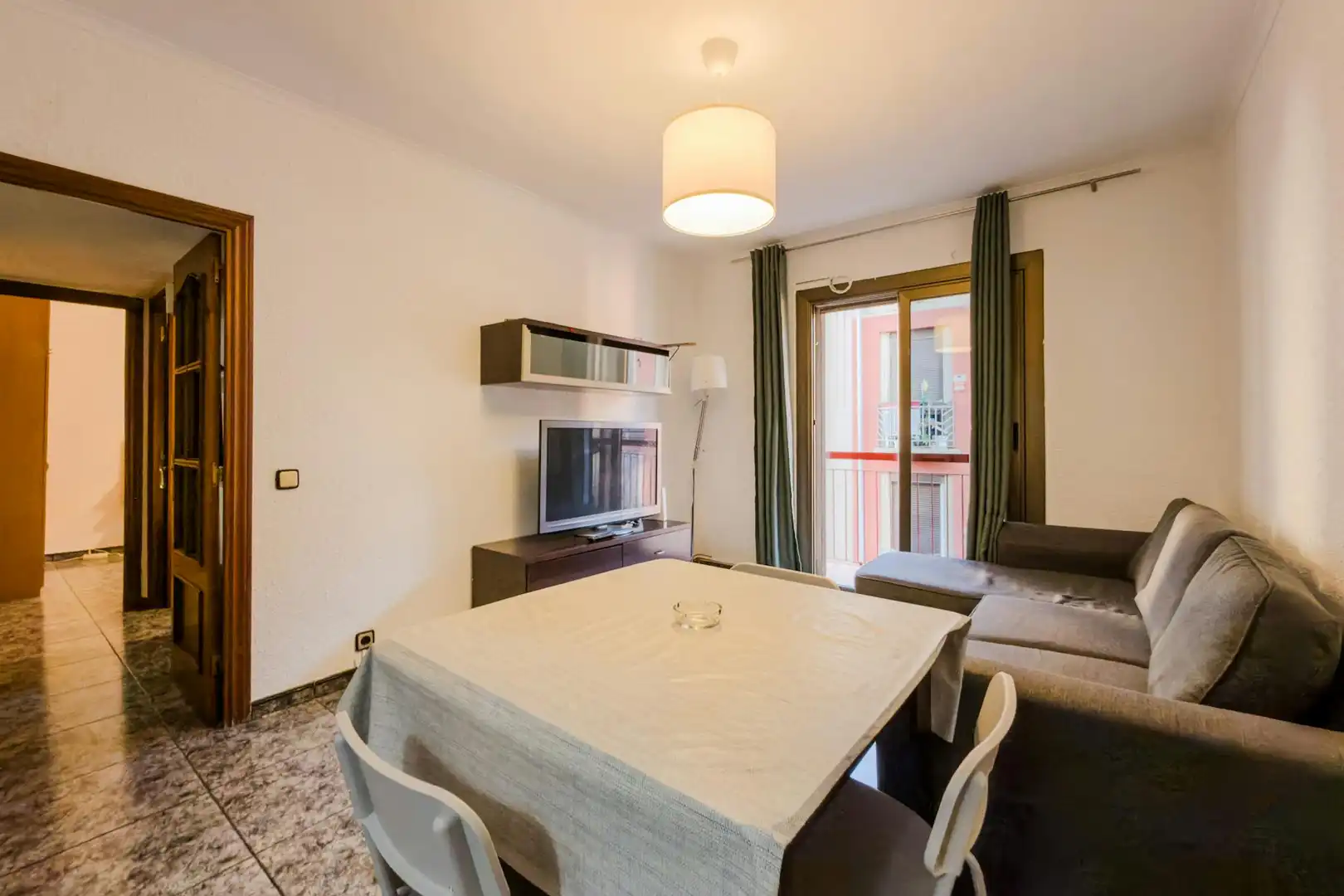 Sala d'estar de Pis de lloguer en Barcelona amb Calefacció, Rentadora i TV