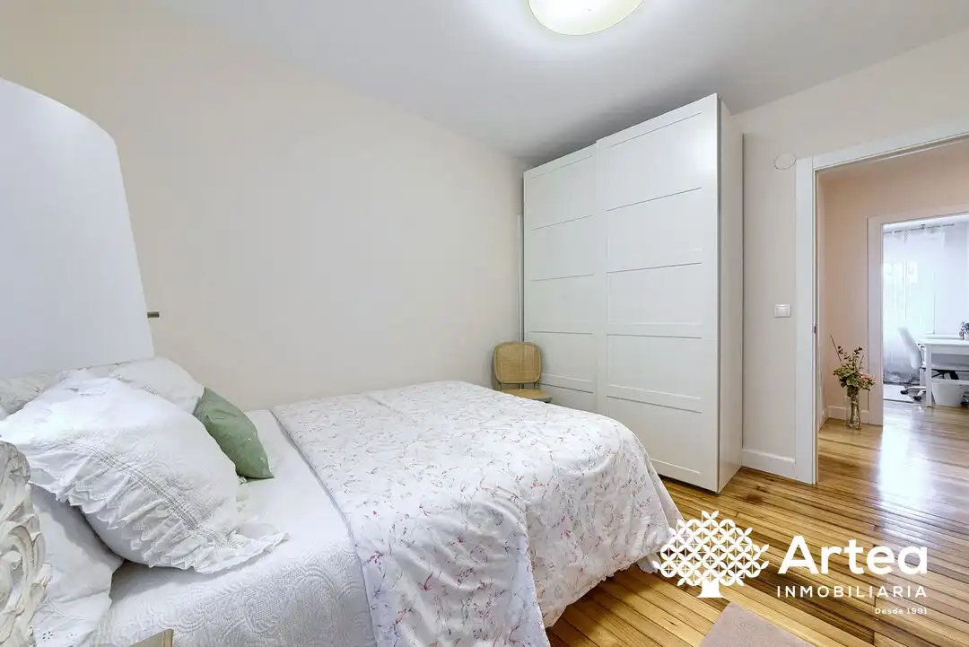 Bedroom of Flat for sale in Bilbao   with Heating