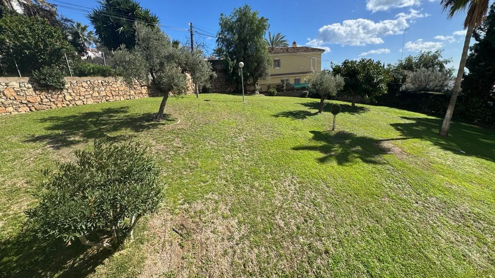 Wohnungen zum Verkauf in Rincón de la Victoria mit Privatgarten, Terrasse und Möbliert