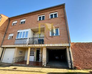 House or chalet for sale in Villamañán