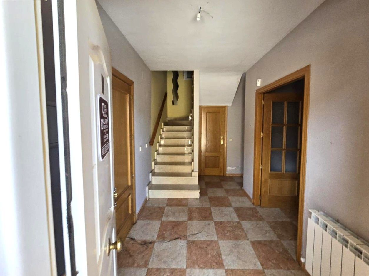 Casa adosada en venda a Hormigos