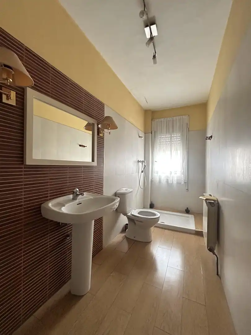 Baño de Casa adosada en venta en Corella con Calefacción, Jardín privado y Terraza