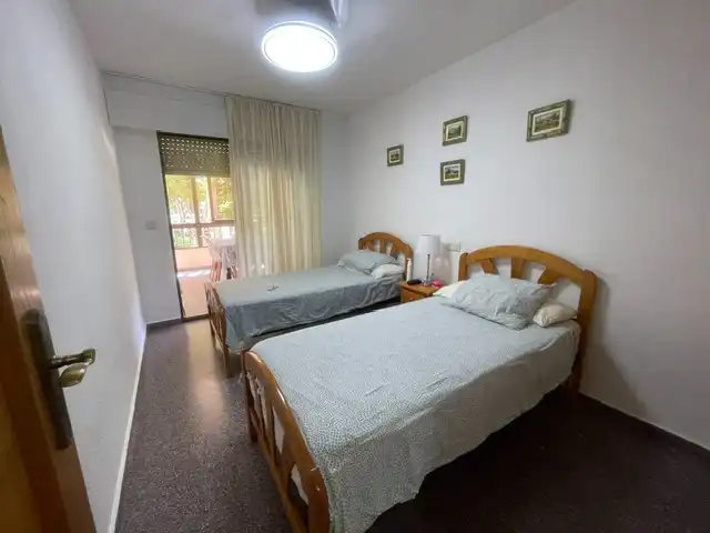 Habitación de Apartamento de alquiler en Alicante / Alacant con Terraza, Amueblado y Piscina comunitaria