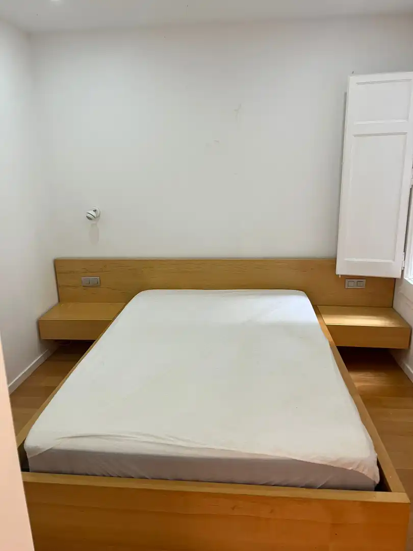 Habitación de Piso en venta en Barcelona con Horno, Lavadora y Microondas