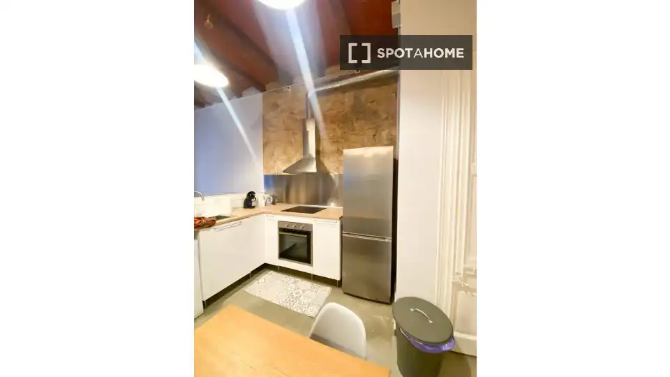 Flat with terrace to rent in Sants - Montjuïc, imagen 2