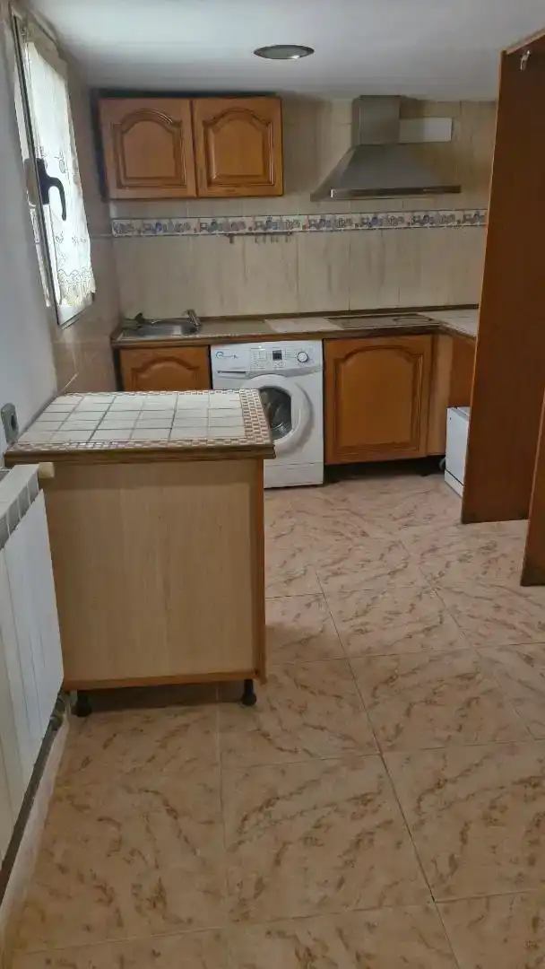 Cuina de Casa adosada en venda en Ribafrecha amb Parquet, Moblat i Rentadora