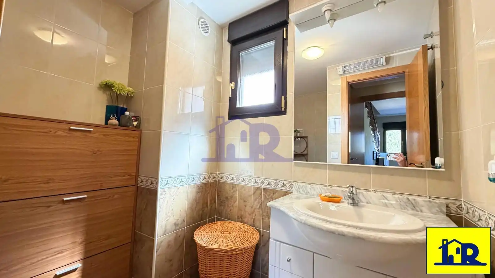 Baño de Dúplex en venta en Cuenca con Calefacción, Trastero y Amueblado