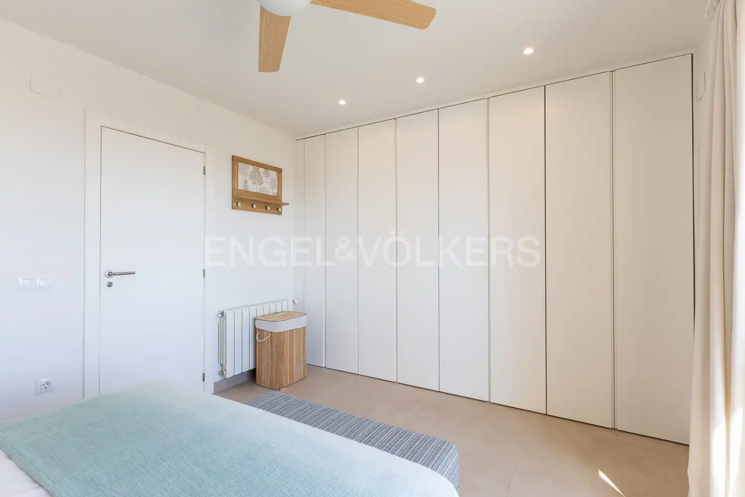 Bedroom of Houses for rent in Valencia  with Heating, Private garden and Terrace