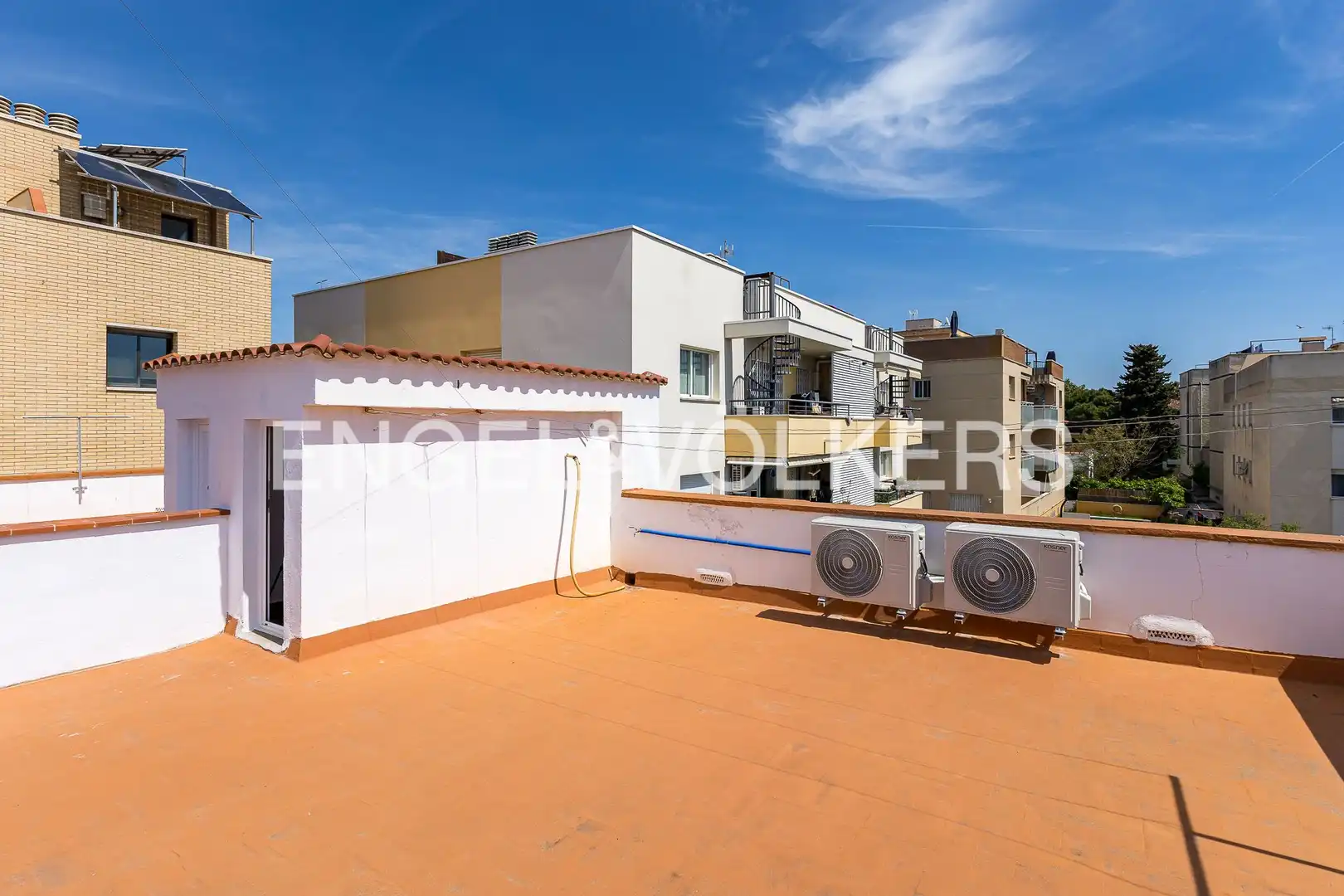Terrassa de Casa adosada en venda en Cubelles amb Aire condicionat, Calefacció i Jardí privat