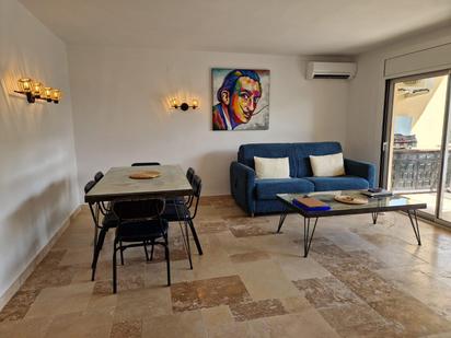 Sala d'estar de Apartament en venda en Roses amb Aire condicionat, Terrassa i Balcó