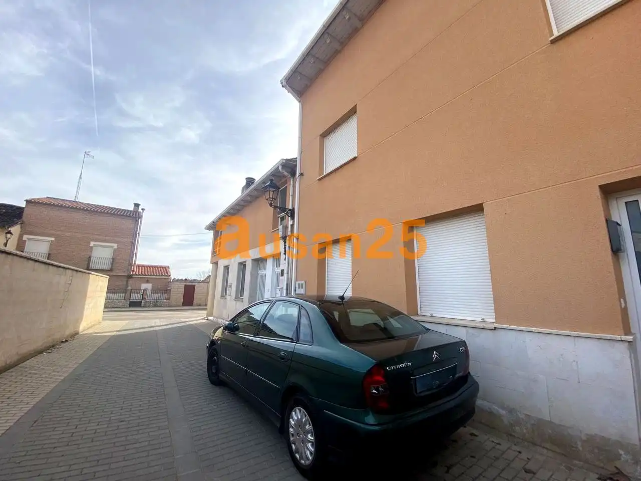 Parkplatz von Haus oder Chalet zum Verkauf in Fresnillo de las Dueñas mit Heizung, Parkett und Terrasse