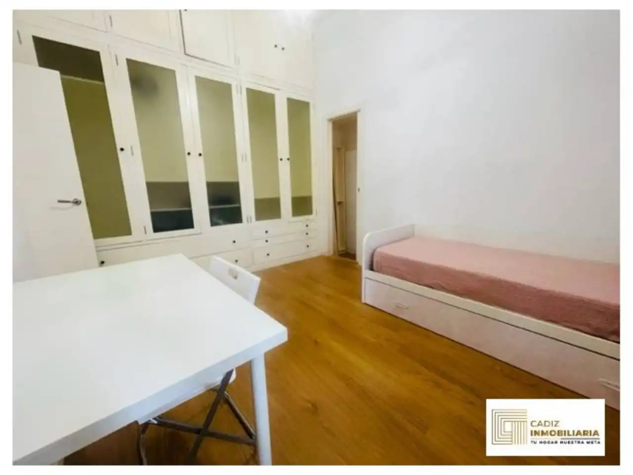 Schlafzimmer von Wohnung zur Miete in Cádiz