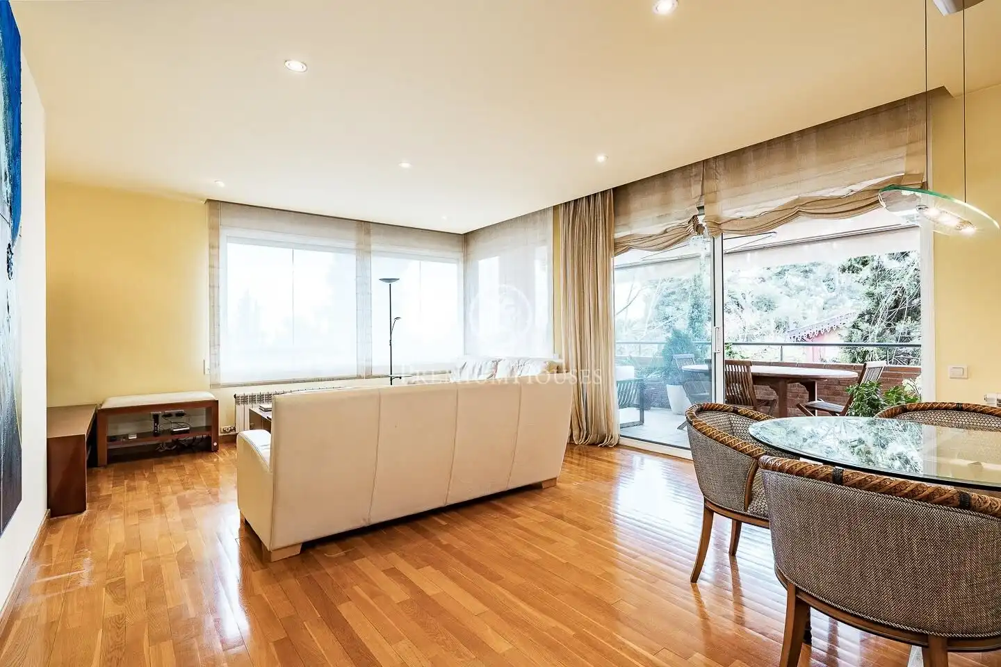 Living room of Flat for sale in Esplugues de Llobregat  with Air Conditioner, Heating and Private garden