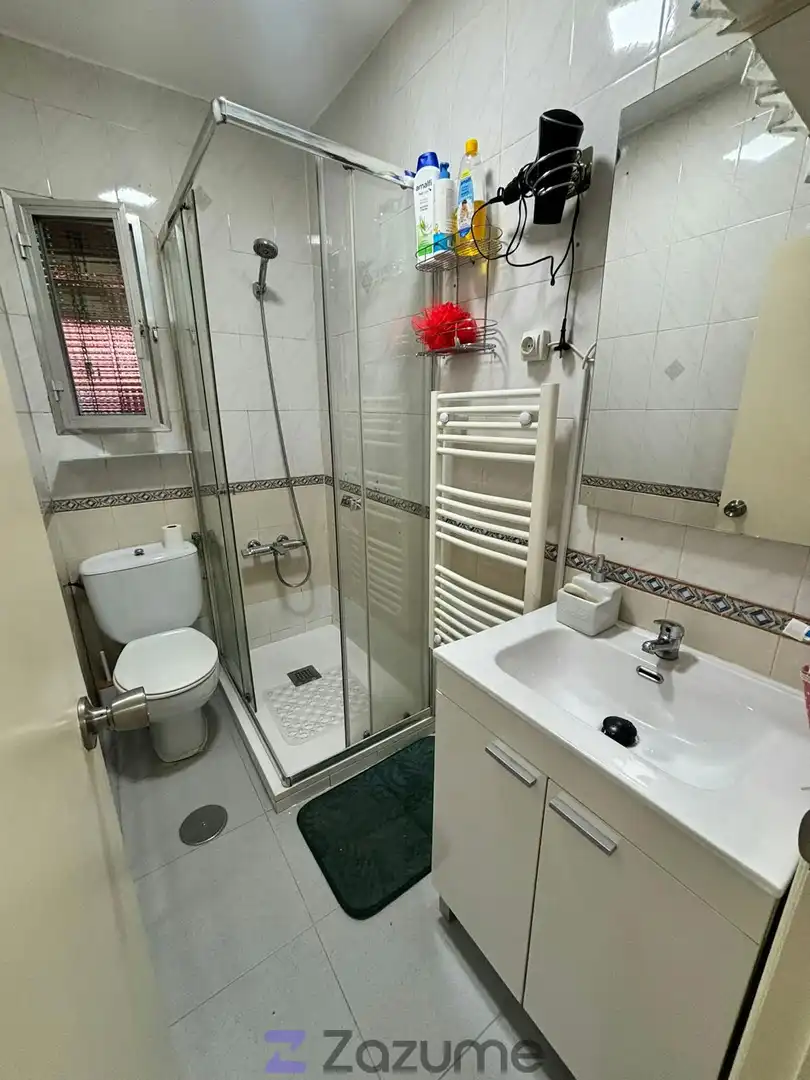 Baño de Piso de alquiler en Madrid con Aire acondicionado, Calefacción y Amueblado