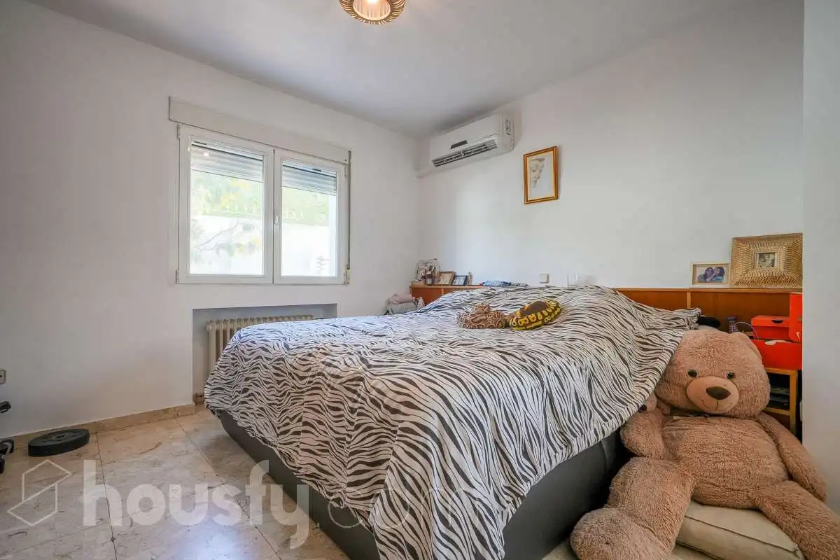 Dormitori de Casa o xalet en venda en Pozuelo de Alarcón amb Aire condicionat, Calefacció i Jardí privat