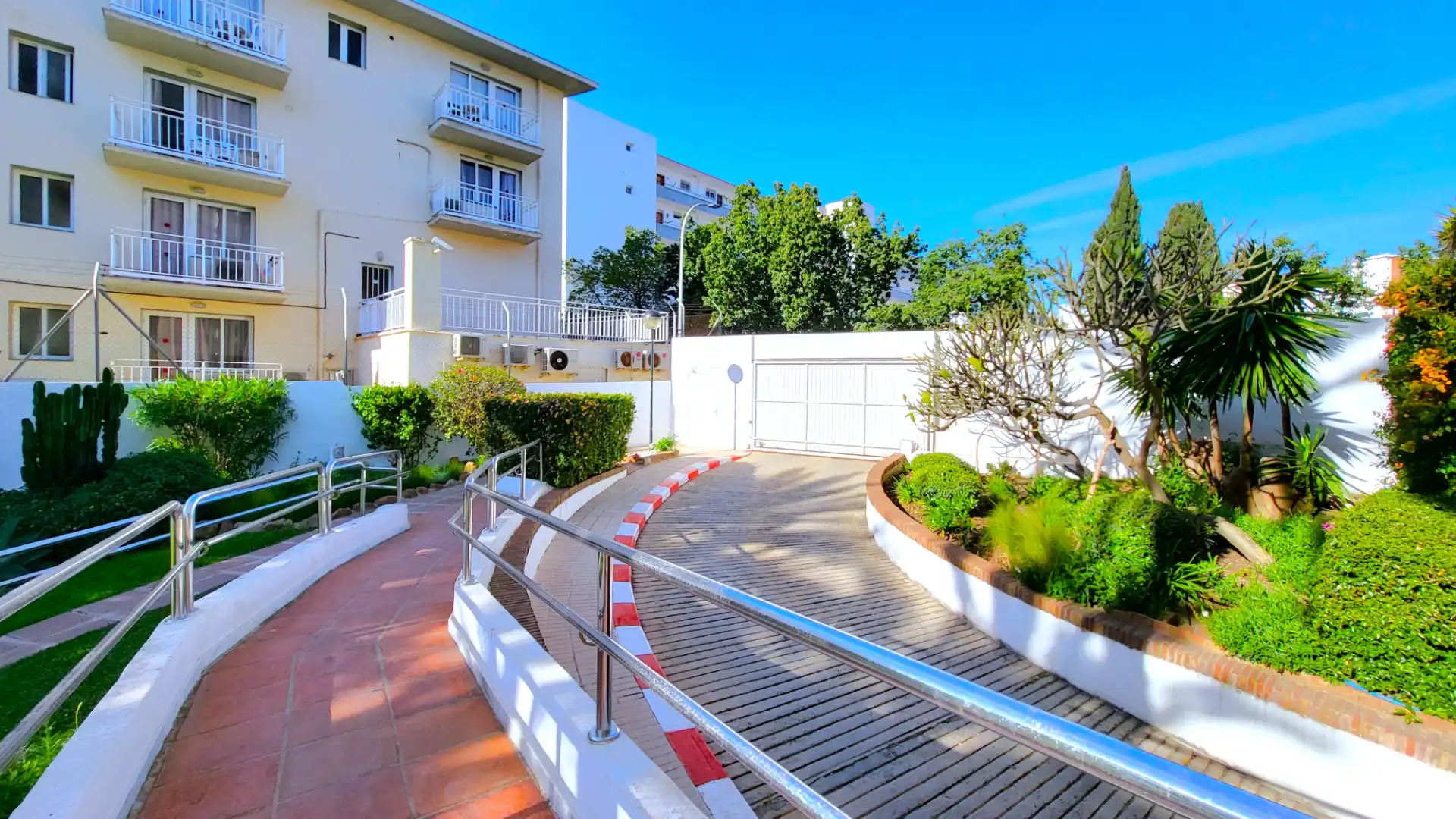 Piso con piscina en venta en Calle Nerja 6, imagen 6