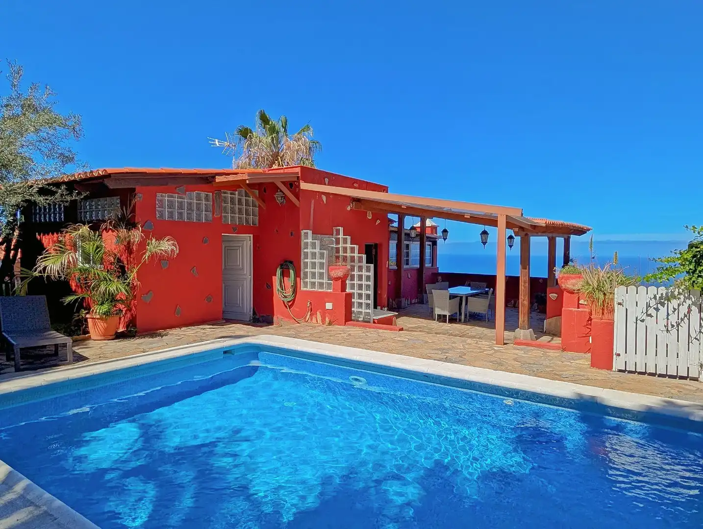 Detached house with pool for sale in El Sauzal