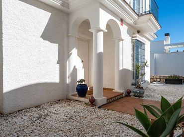 Chalet con balcón en venta en Castillo Sohail - Myramar