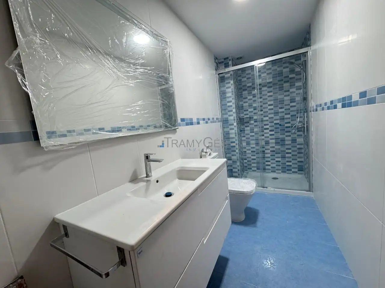 Baño de Casa adosada en venta en Vigo  con Calefacción, Jardín privado y Terraza