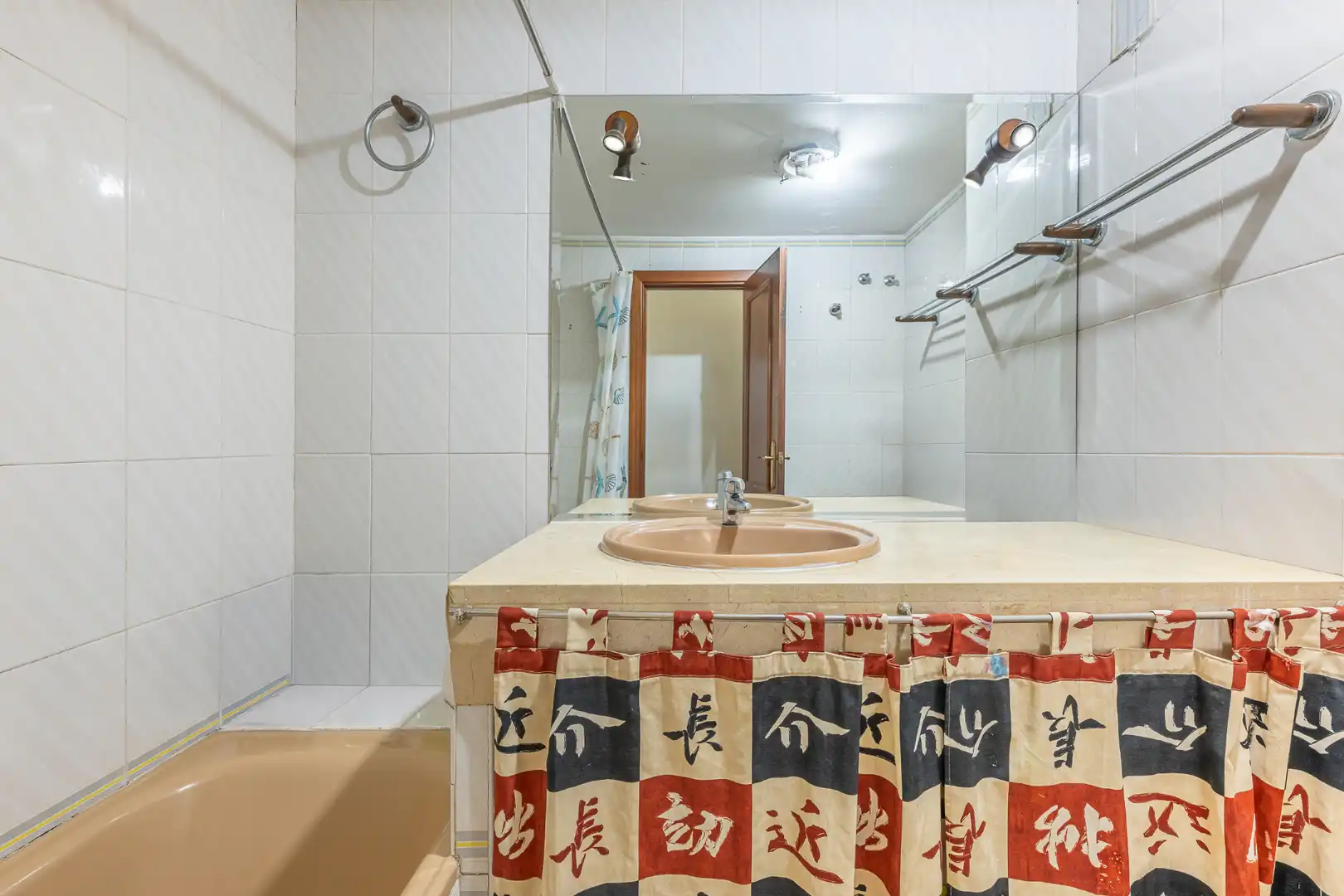 Baño de Piso en venta en Marbella con Terraza y Amueblado