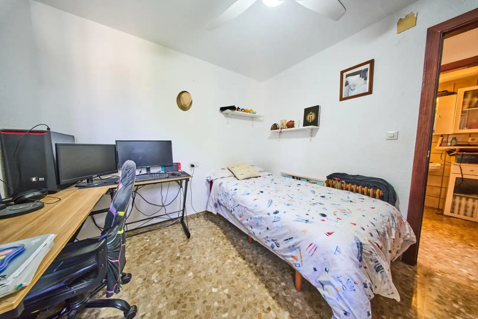 Piso en venta en Granada con Calefacción y Jardín privado