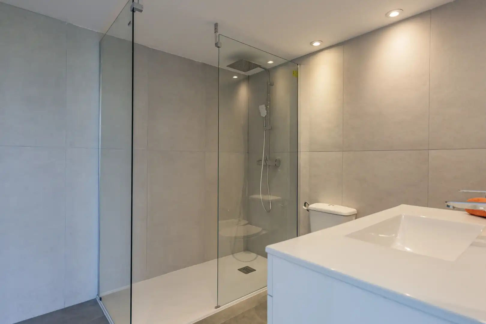 Bany de Apartament en venda en Marbella amb Terrassa, Piscina i Internet