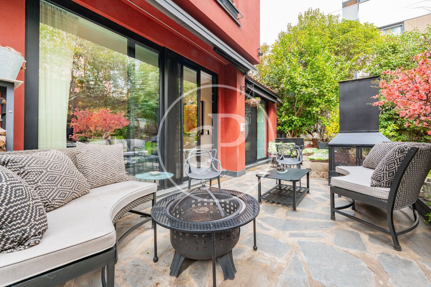 Terrassa de Casa o xalet en venda en  Madrid Capital amb Aire condicionat, Calefacció i Jardí privat