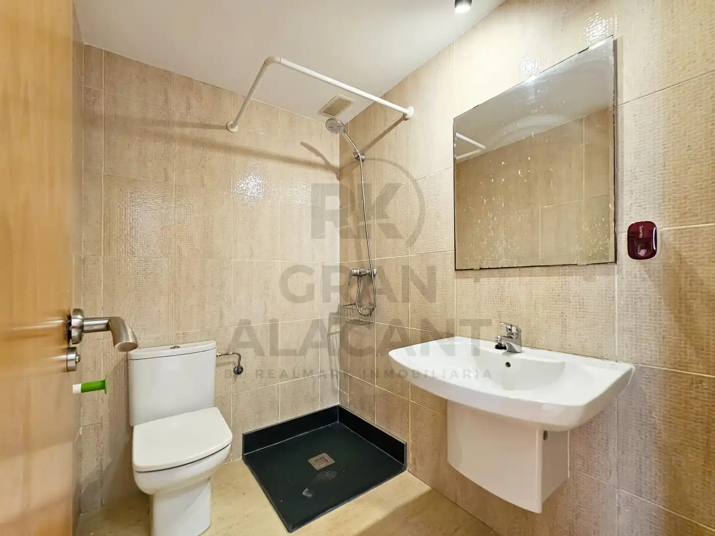 Baño de Planta baja en venta en Santa Pola con Aire acondicionado, Calefacción y Jardín privado