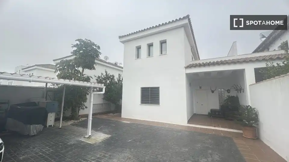 Vista exterior de Apartamento para compartir en Chiclana de la Frontera con Aire acondicionado, Terraza y Amueblado