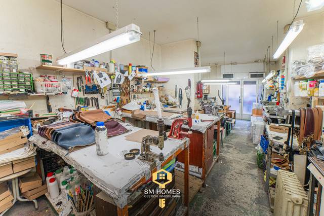 Local comercial en Venta en Calle del Etna en Portazgo