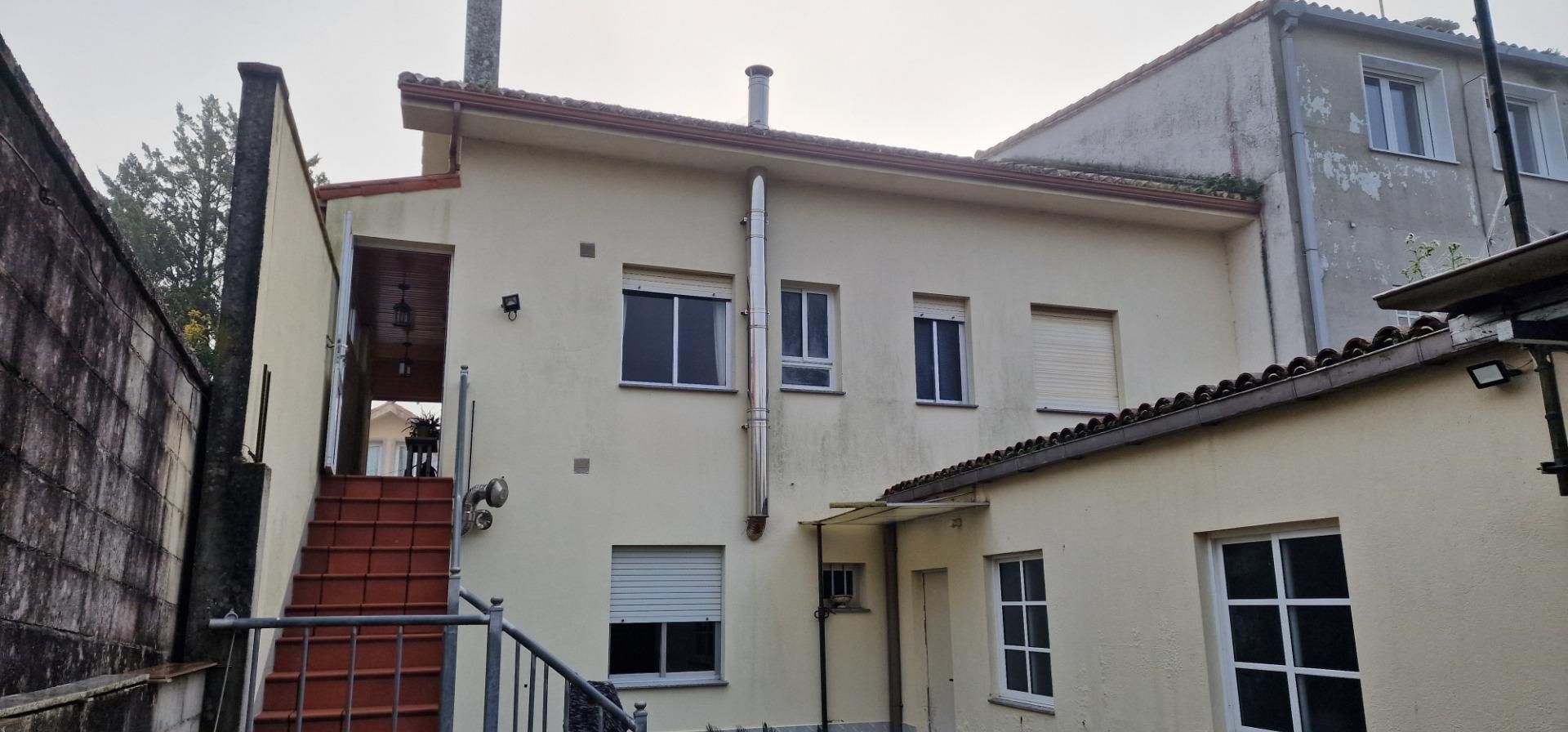 Vista exterior de Finca rústica en venda en Santiago de Compostela  amb Calefacció, Jardí privat i Traster