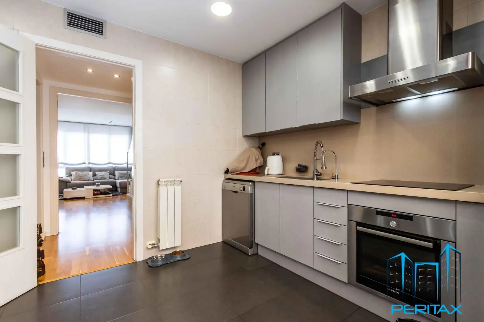 Cuina de Casa o xalet en venda en Sabadell amb Aire condicionat, Calefacció i Terrassa