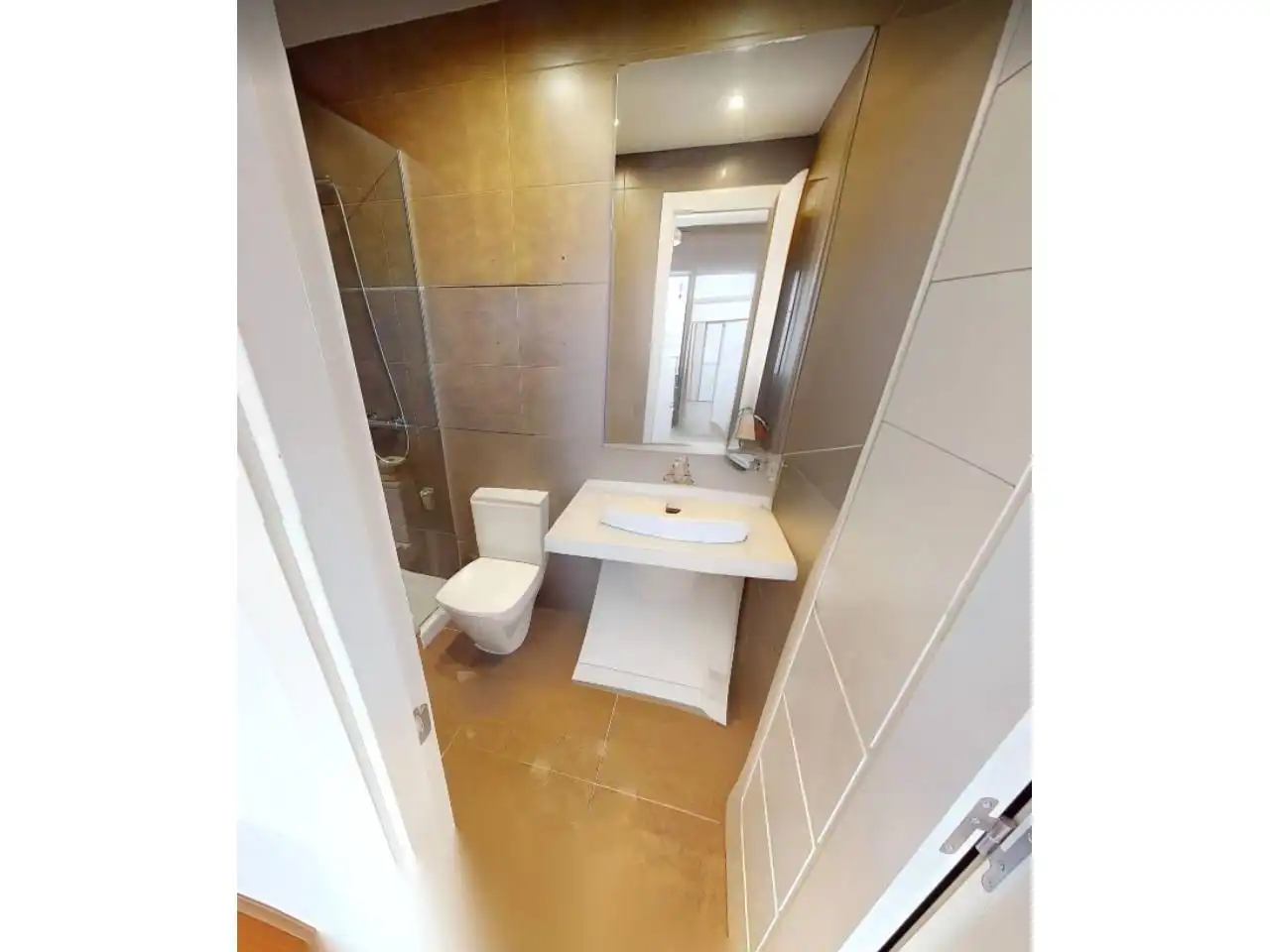 Bathroom of Attic for rent in Carabanchel