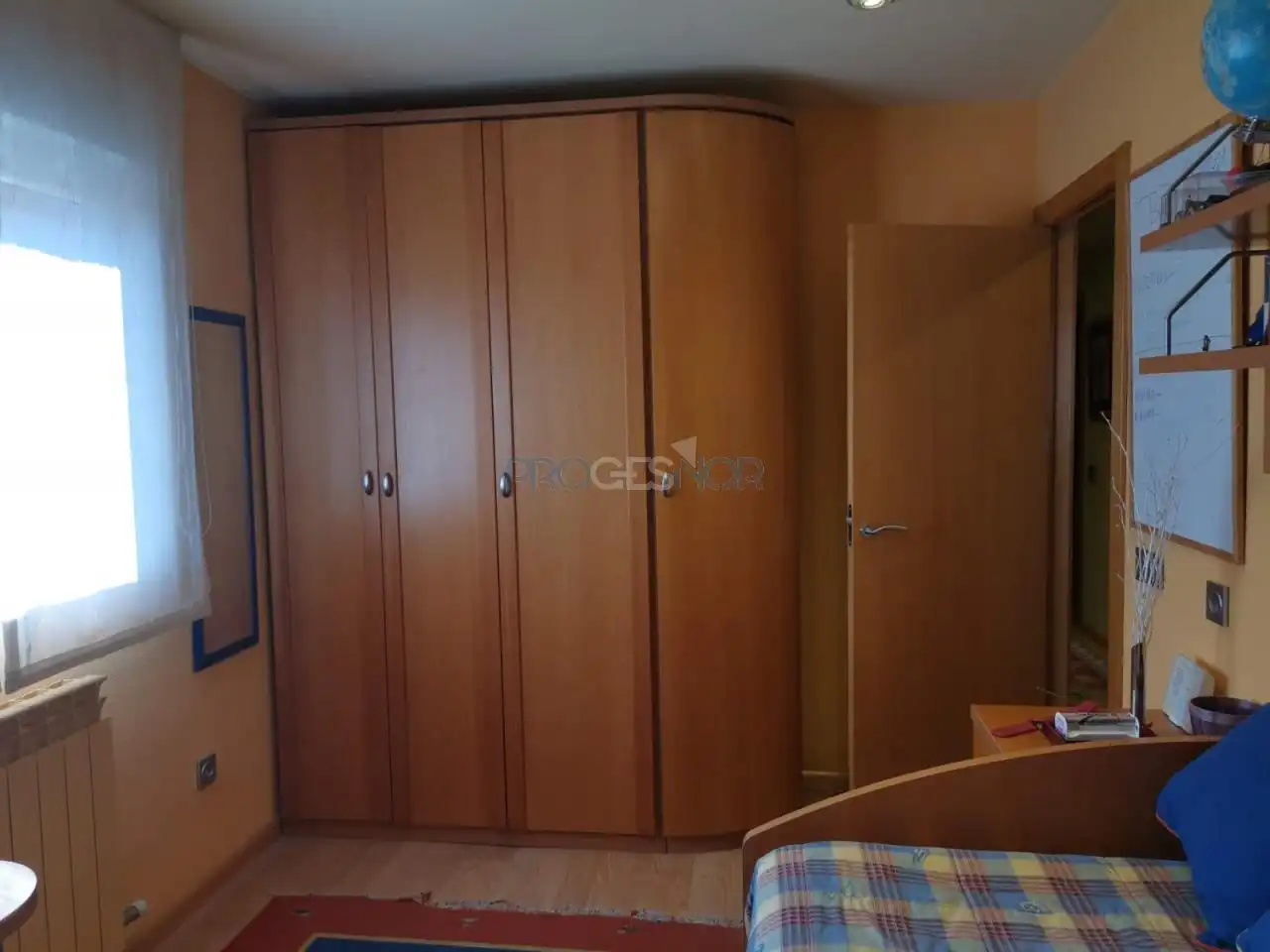 Habitación de Piso en venta en León Capital  con Calefacción, Trastero y Balcón