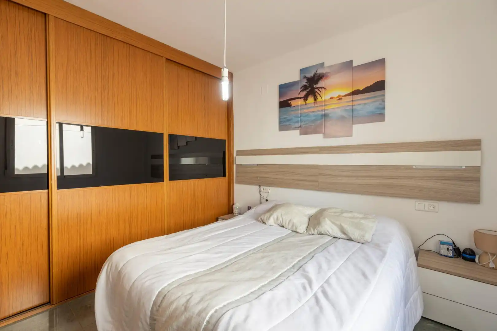 Habitación de Casa adosada en venta en Churriana de la Vega con Aire acondicionado, Calefacción y Terraza