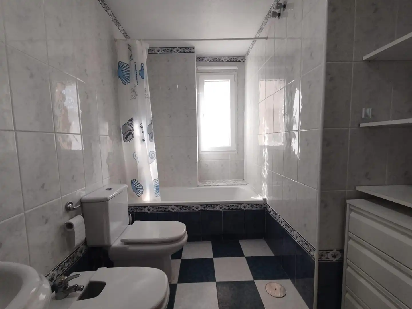 Baño de Casa adosada en venta en Guardamar del Segura con Aire acondicionado, Calefacción y Amueblado