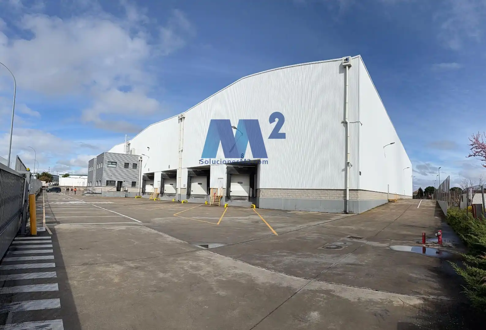 Vista exterior de Nave industrial de alquiler en Cabanillas del Campo