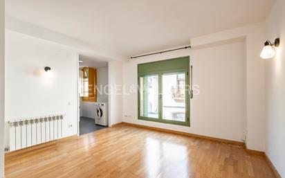 Sala d'estar de Dúplex en venda en Molins de Rei amb Aire condicionat, Calefacció i Parquet
