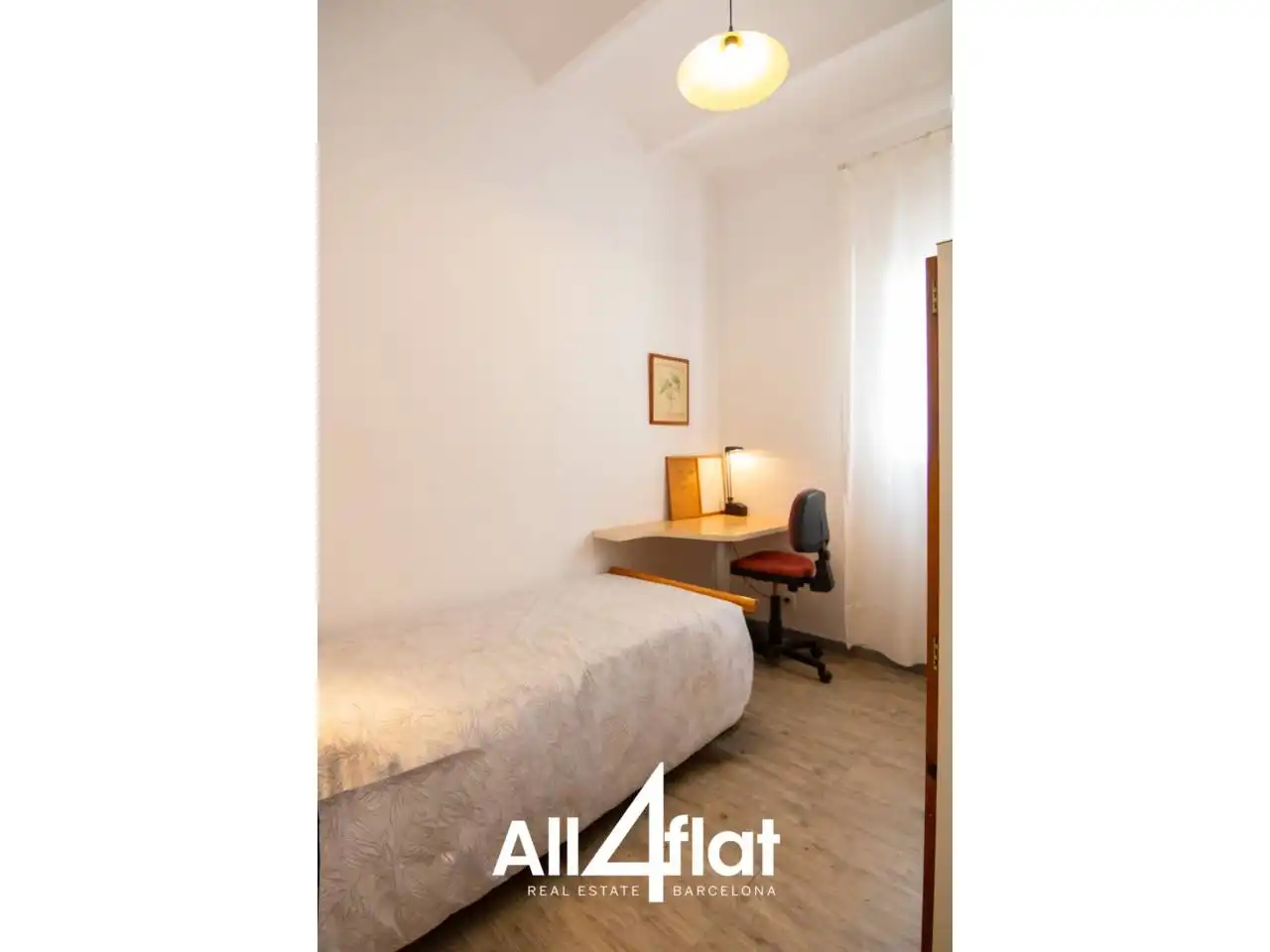 Bedroom of Flat for rent in Barcelona  with Furnished and Balcony