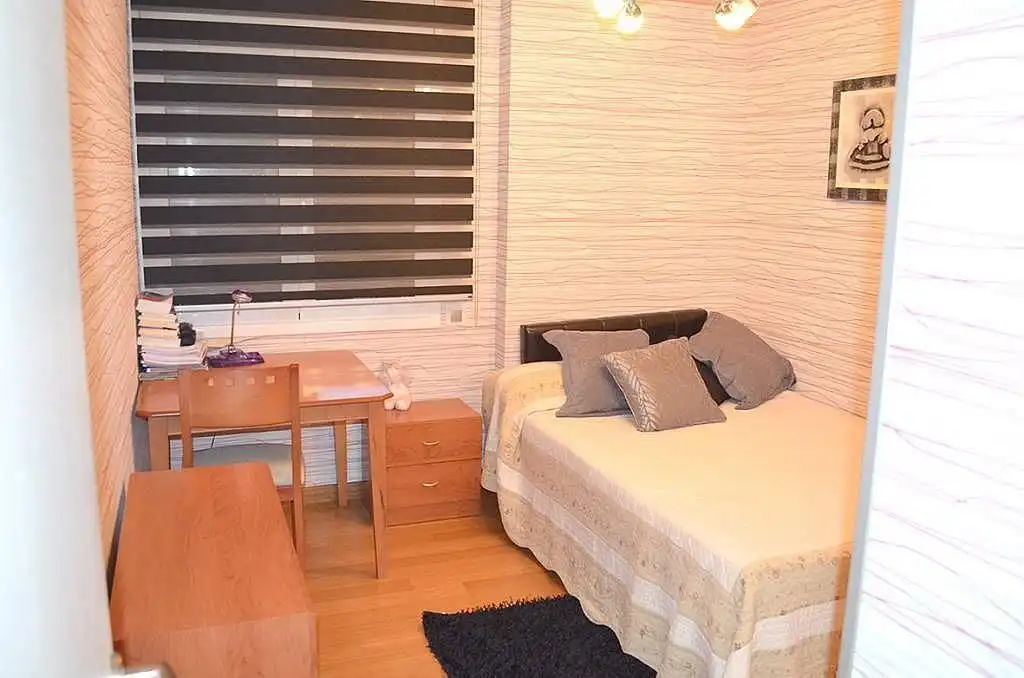 Habitación de Ático en venta en Lleida con Aire acondicionado, Calefacción y Piscina