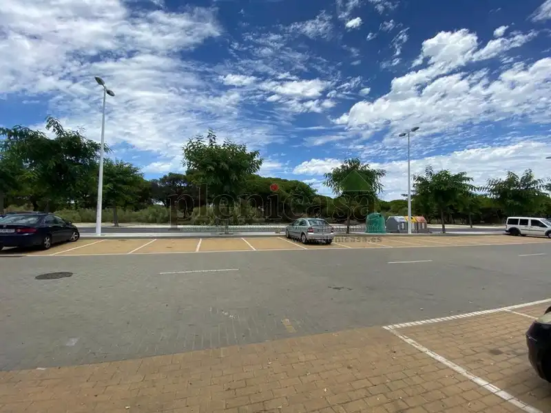 Parking de Casa adosada en venta en Punta Umbría con Aire acondicionado, Calefacción y Jardín privado